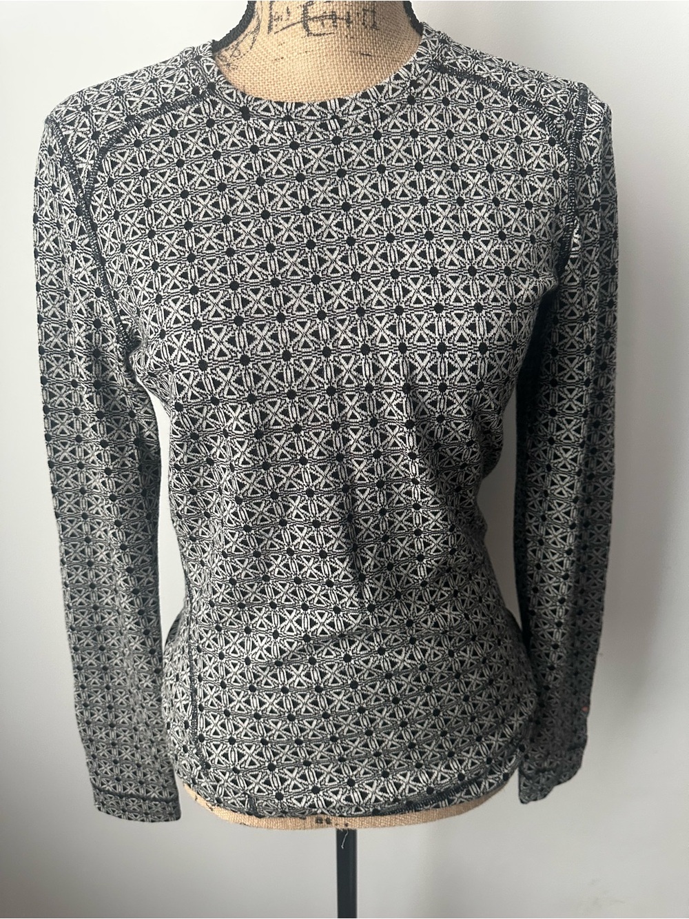 Smartwool 100% Merino Wool Geometric Long Sleeve Women's Top